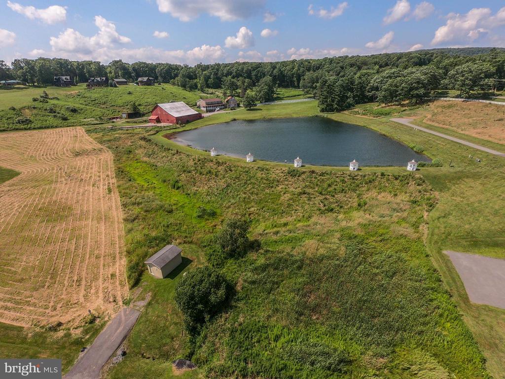 304 WATERFRONT GREENS DRIVE