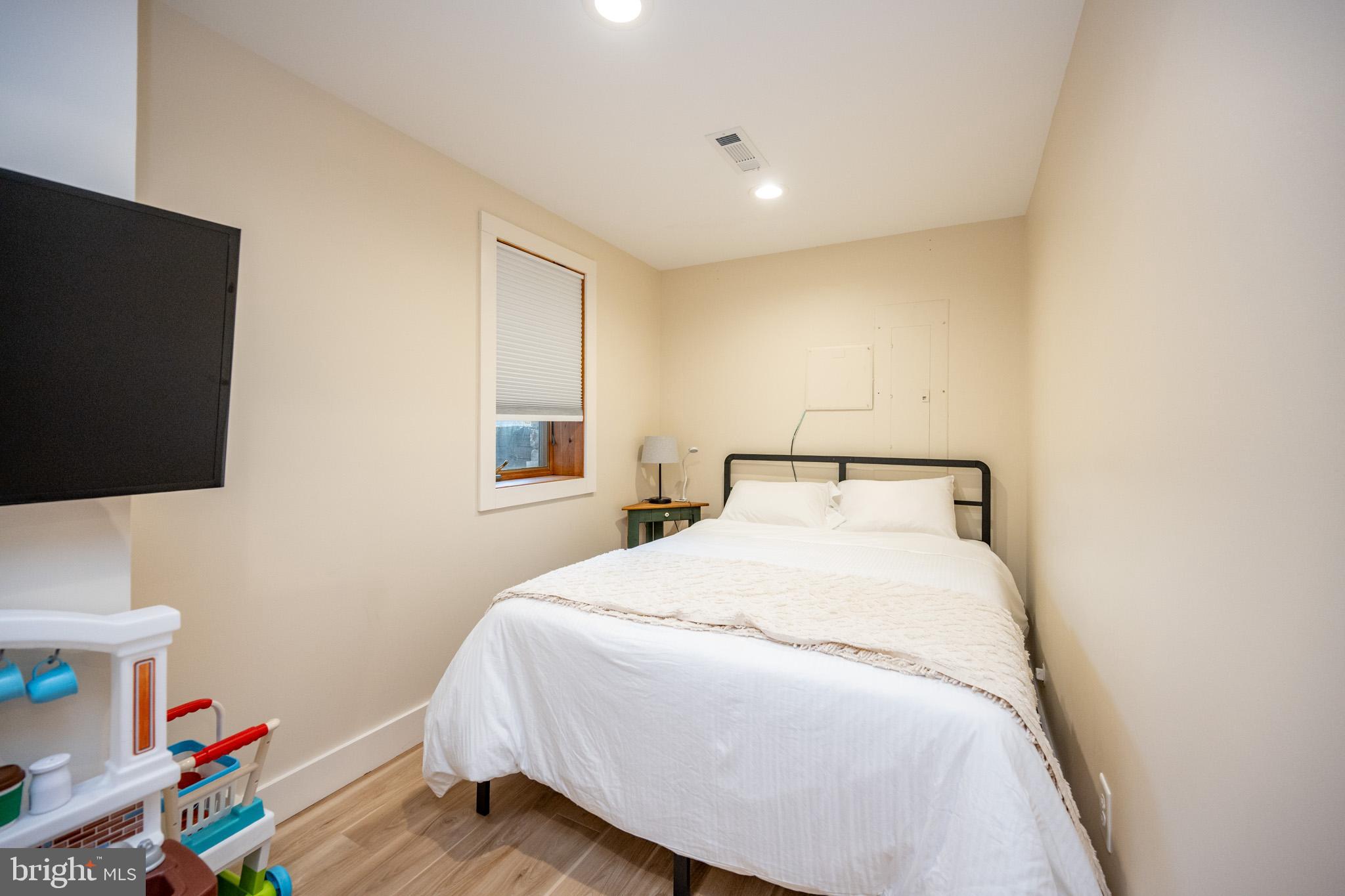 304 WATERFRONT GREENS DRIVE