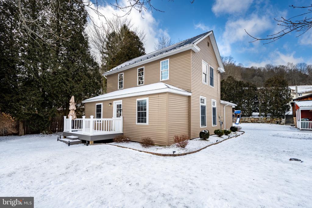 82 RAILROAD STREET