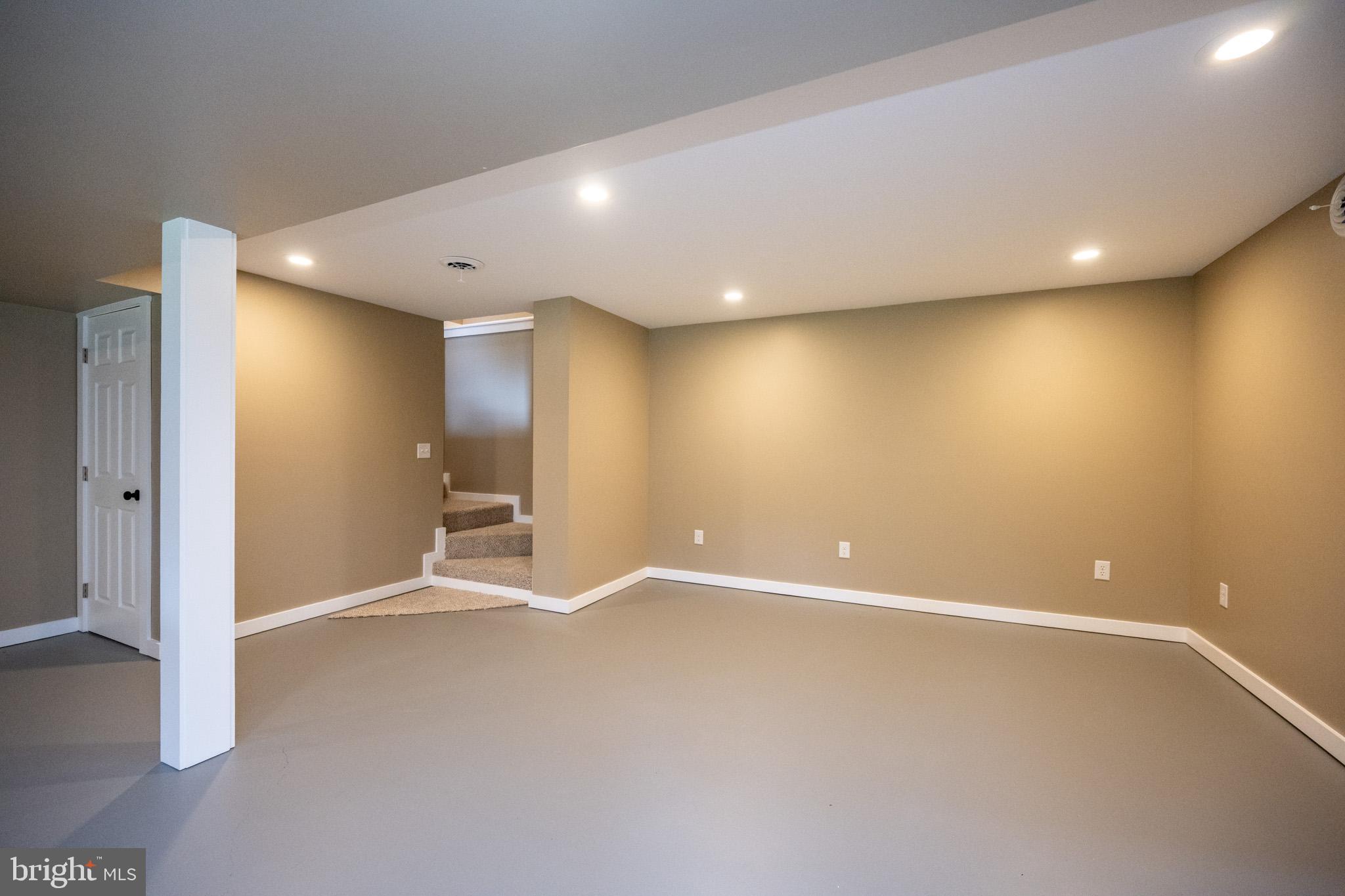 2571 SHADY DELL ROAD