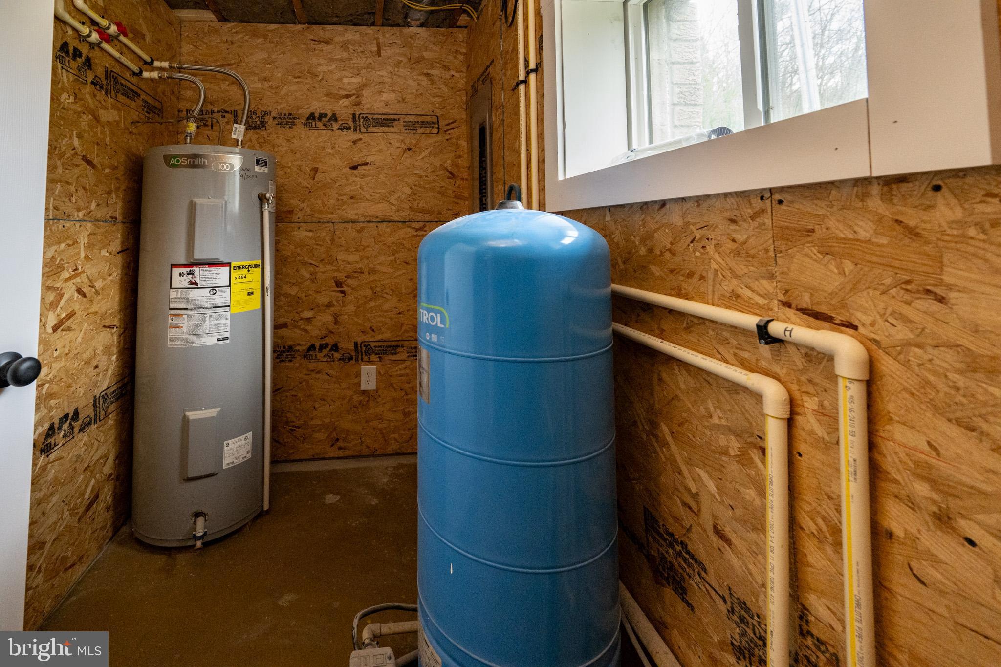 2571 SHADY DELL ROAD