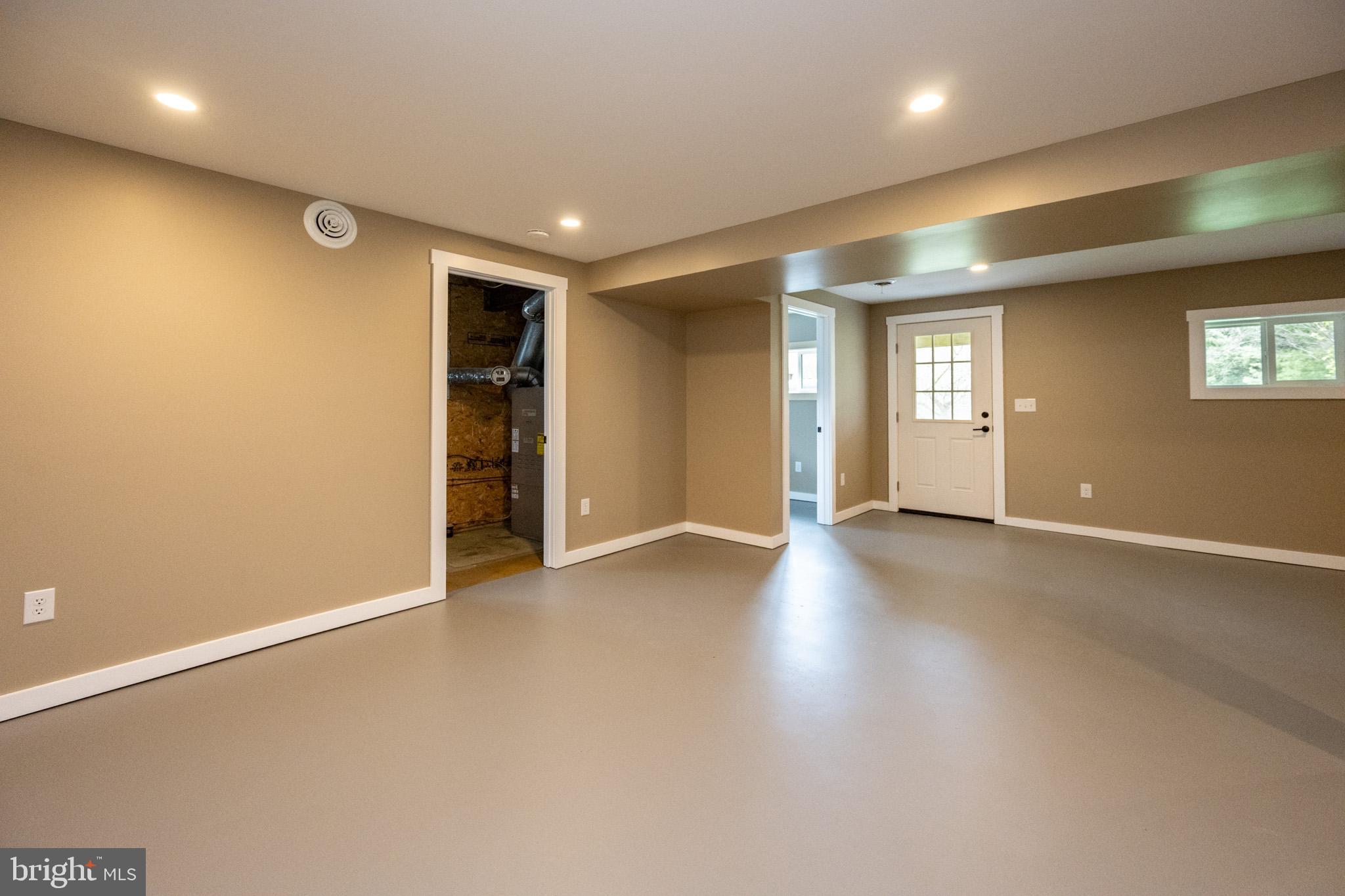 2571 SHADY DELL ROAD