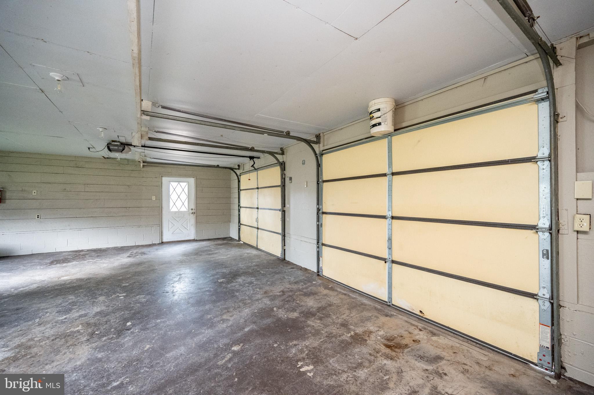 2571 SHADY DELL ROAD