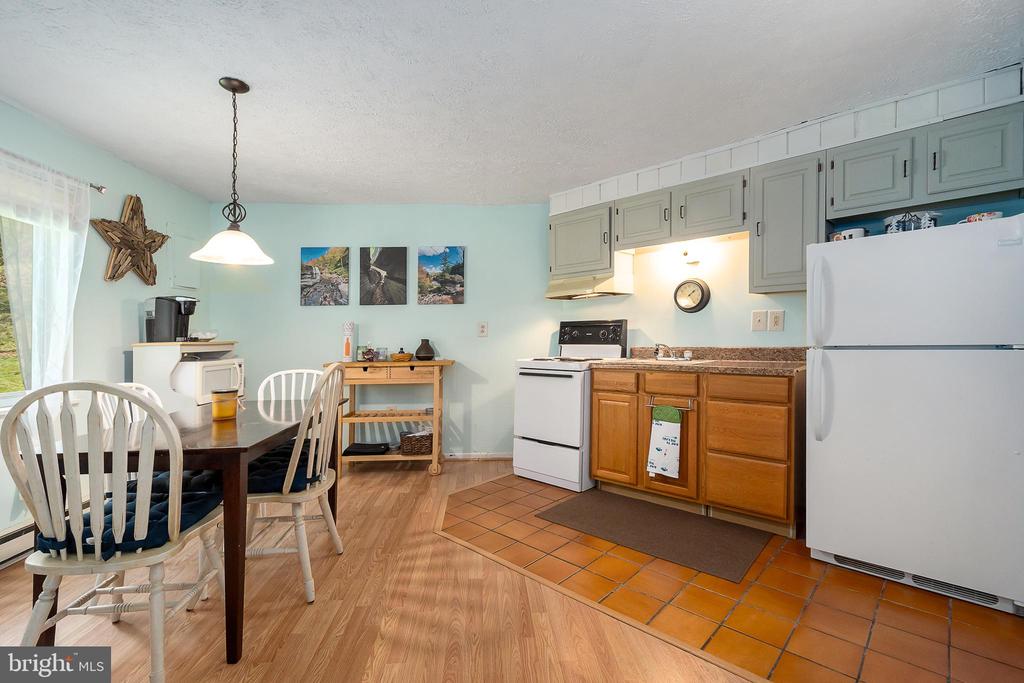 1724 MOSSER ROAD Unit: 8