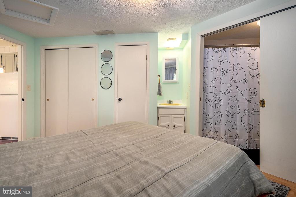 1724 MOSSER ROAD Unit: 8