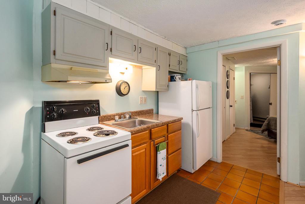 1724 MOSSER ROAD Unit: 8
