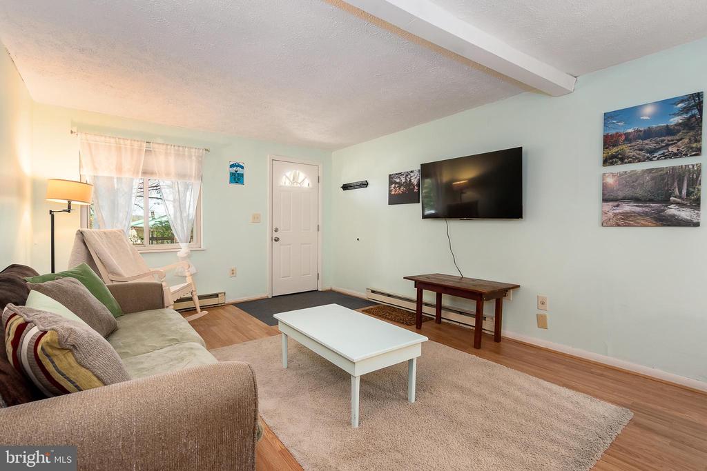 1724 MOSSER ROAD Unit: 8