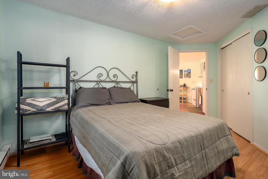 1724 MOSSER ROAD Unit: 8