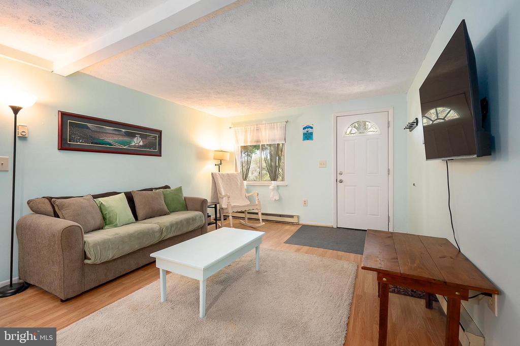 1724 MOSSER ROAD Unit: 8