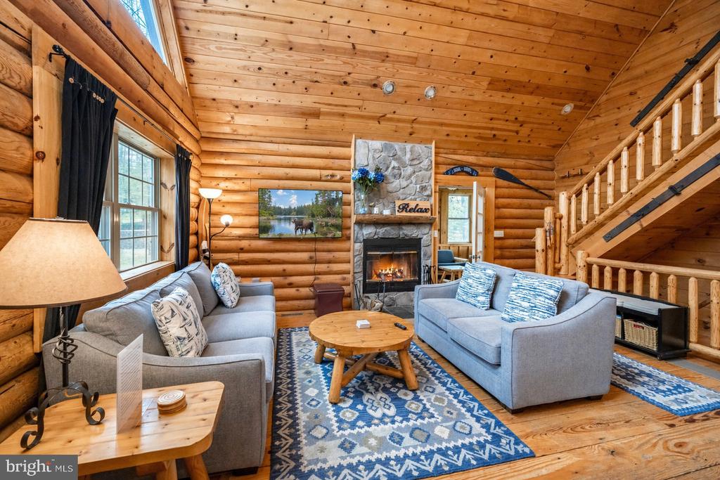 55 VILLAGE DRIVE 5
