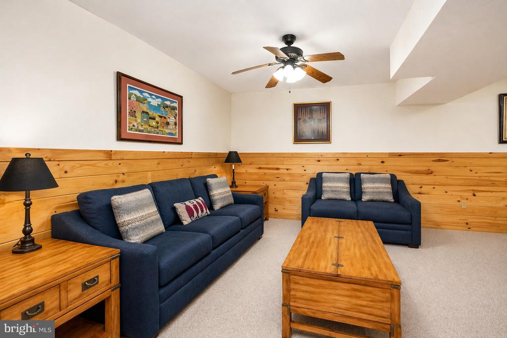 55 VILLAGE DRIVE 5