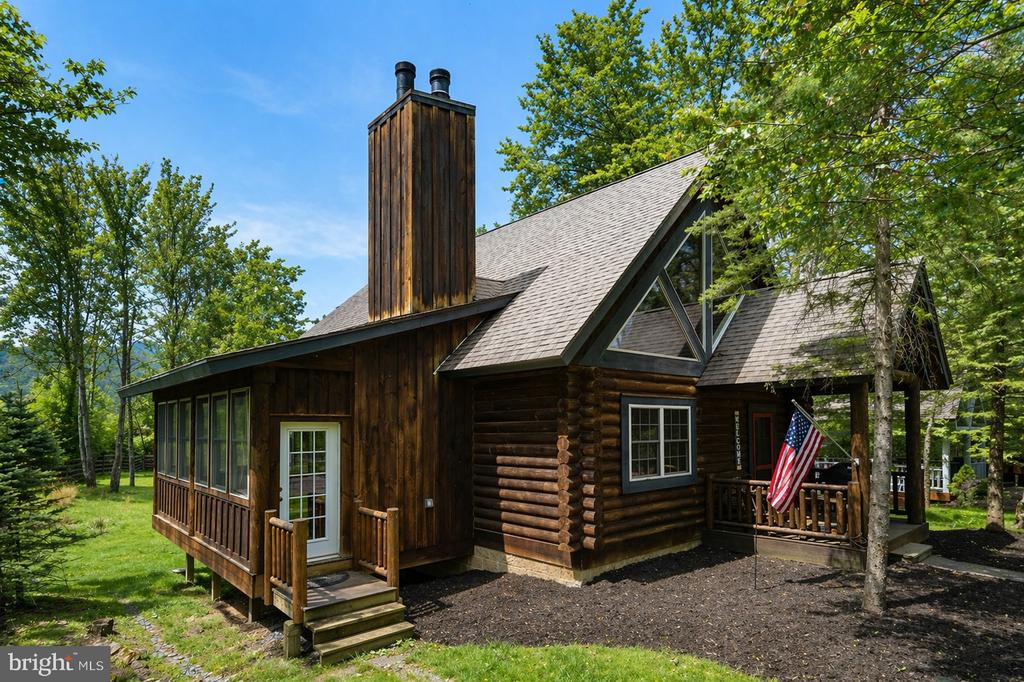 55 VILLAGE DRIVE 5