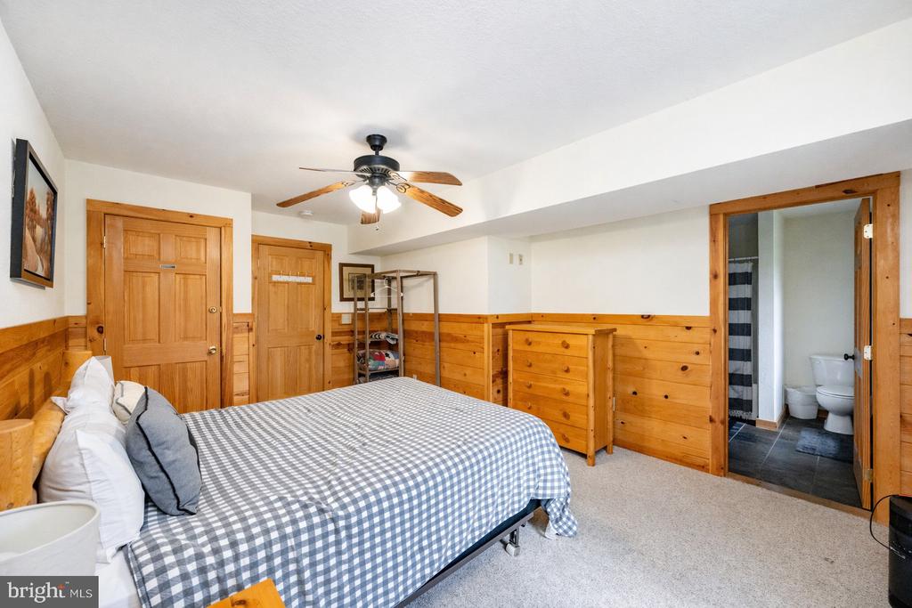 55 VILLAGE DRIVE 5