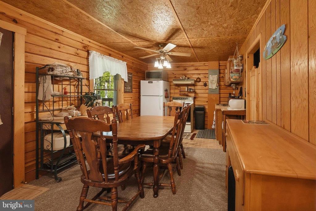 277 CHEEKS LANE
