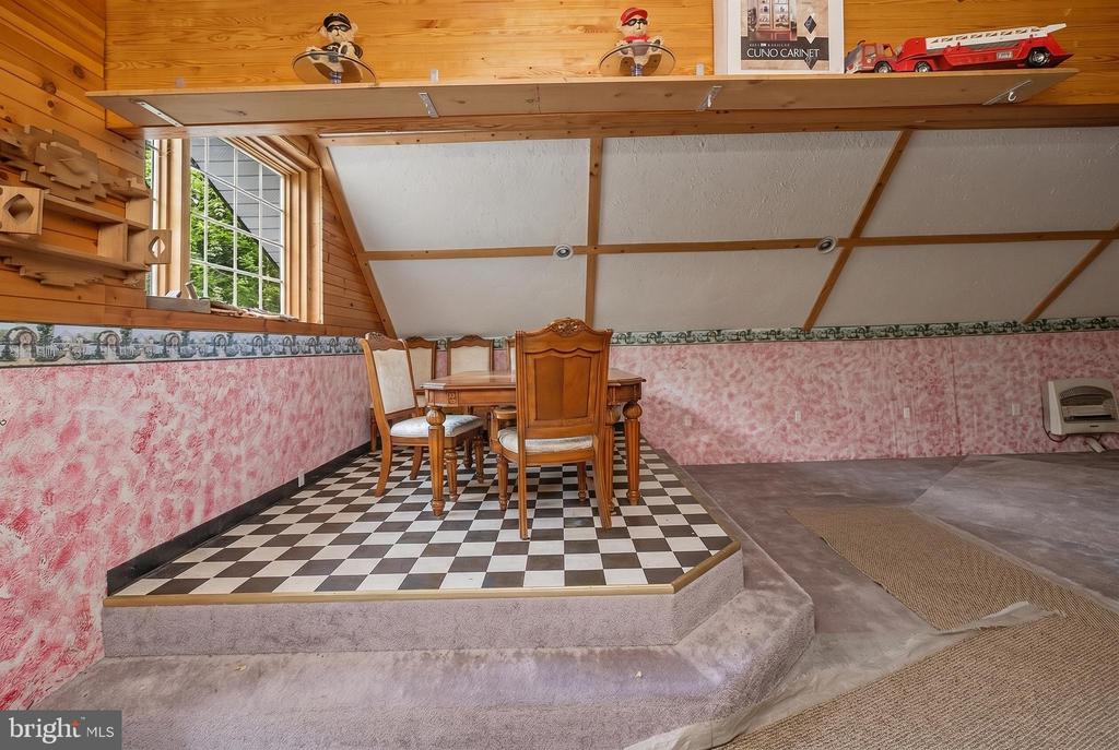 1099 TABLE ROCK ROAD