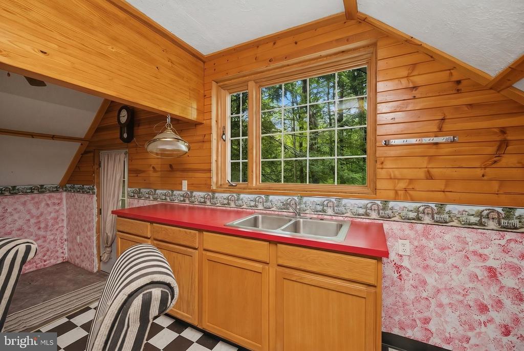 1099 TABLE ROCK ROAD