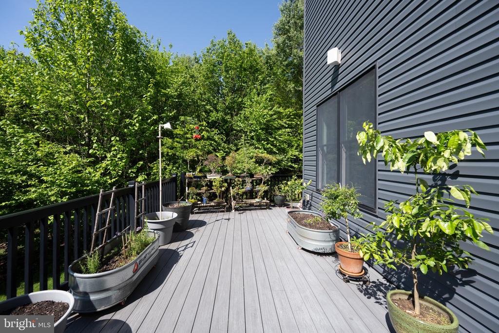211 HIGH POINT RIDGE ROAD