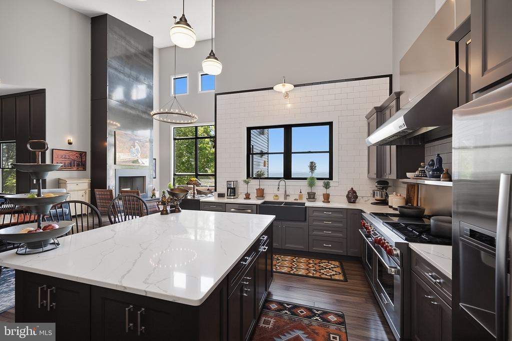 211 HIGH POINT RIDGE ROAD