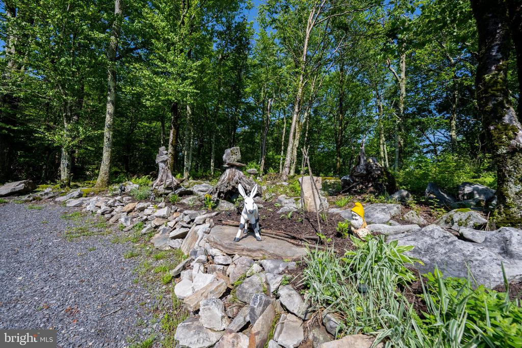 211 HIGH POINT RIDGE ROAD