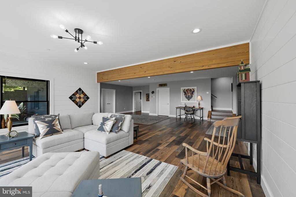 211 HIGH POINT RIDGE ROAD