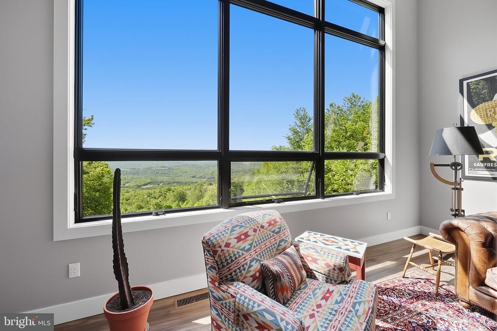 211 HIGH POINT RIDGE ROAD