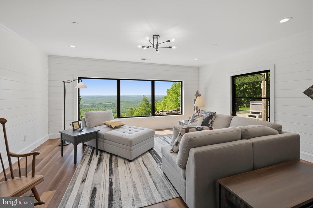 211 HIGH POINT RIDGE ROAD