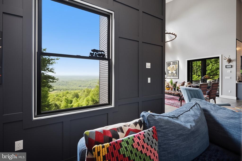 211 HIGH POINT RIDGE ROAD
