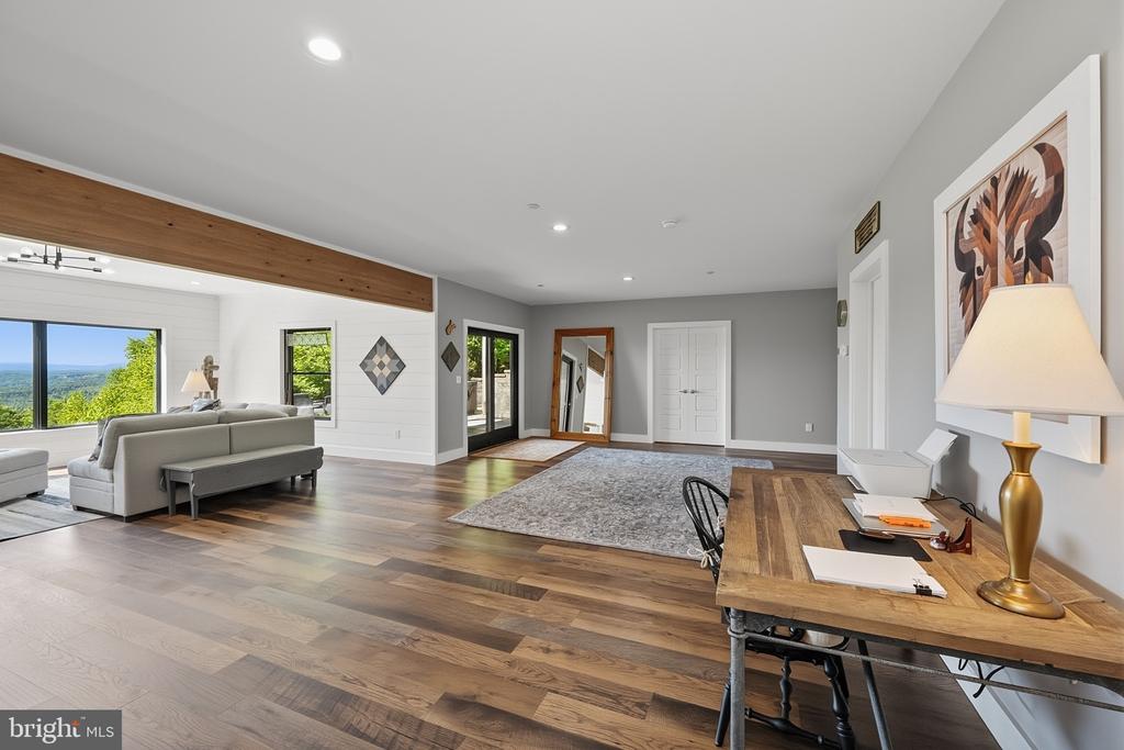 211 HIGH POINT RIDGE ROAD