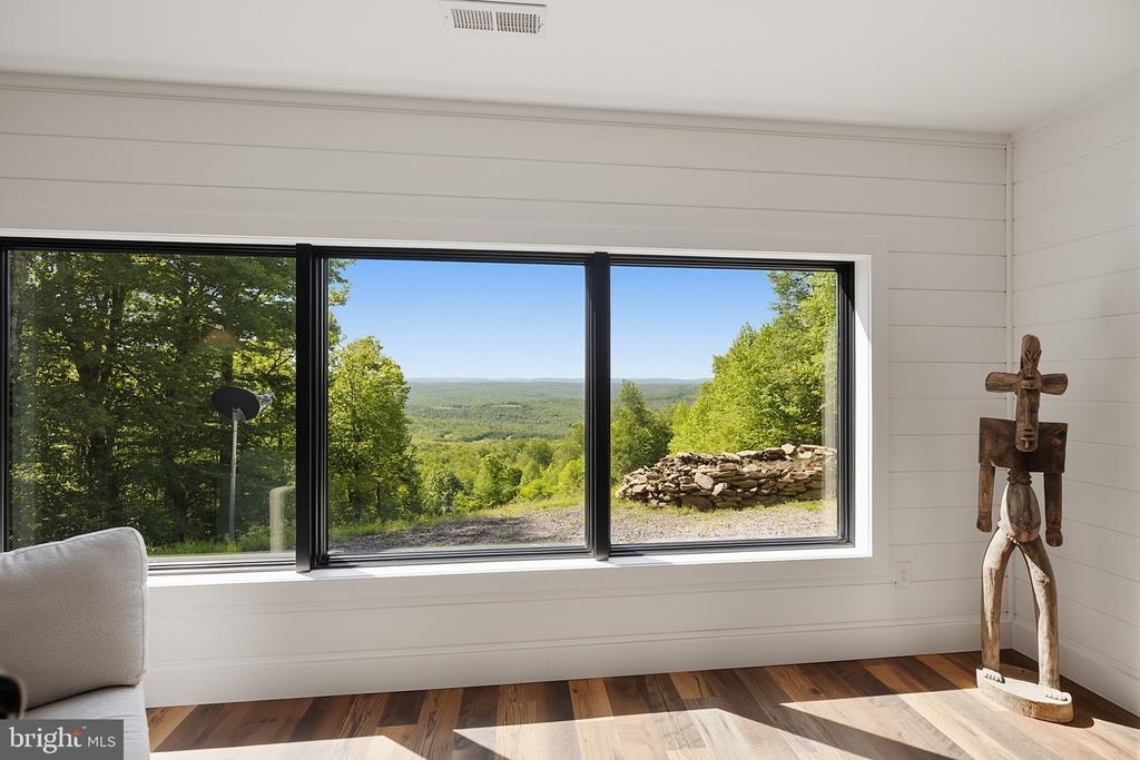 211 HIGH POINT RIDGE ROAD
