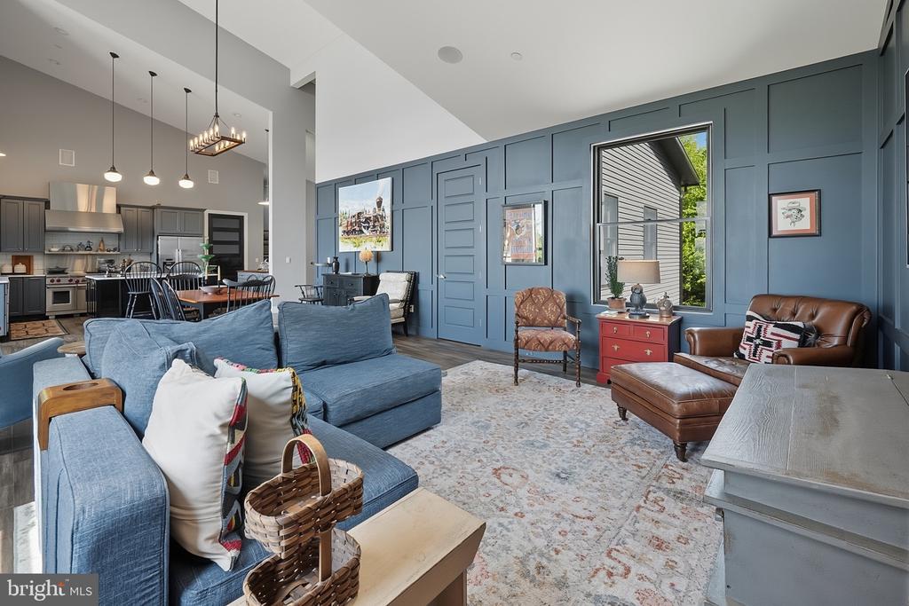 211 HIGH POINT RIDGE ROAD