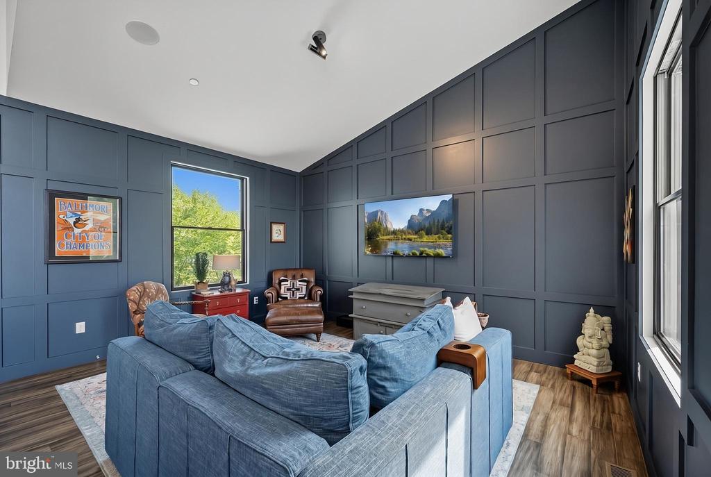 211 HIGH POINT RIDGE ROAD