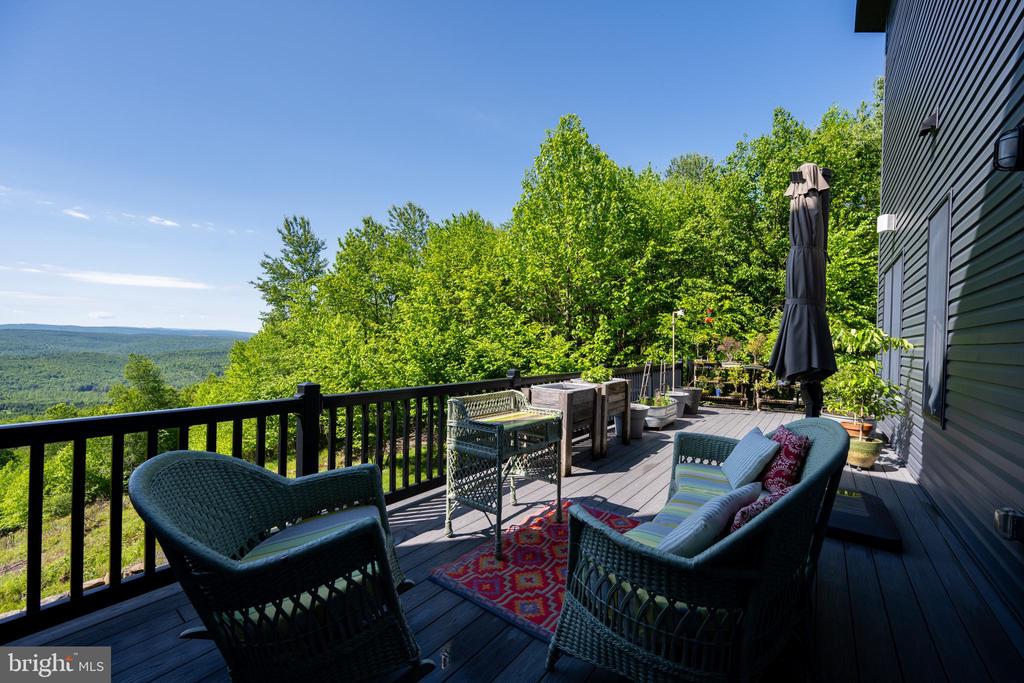 211 HIGH POINT RIDGE ROAD