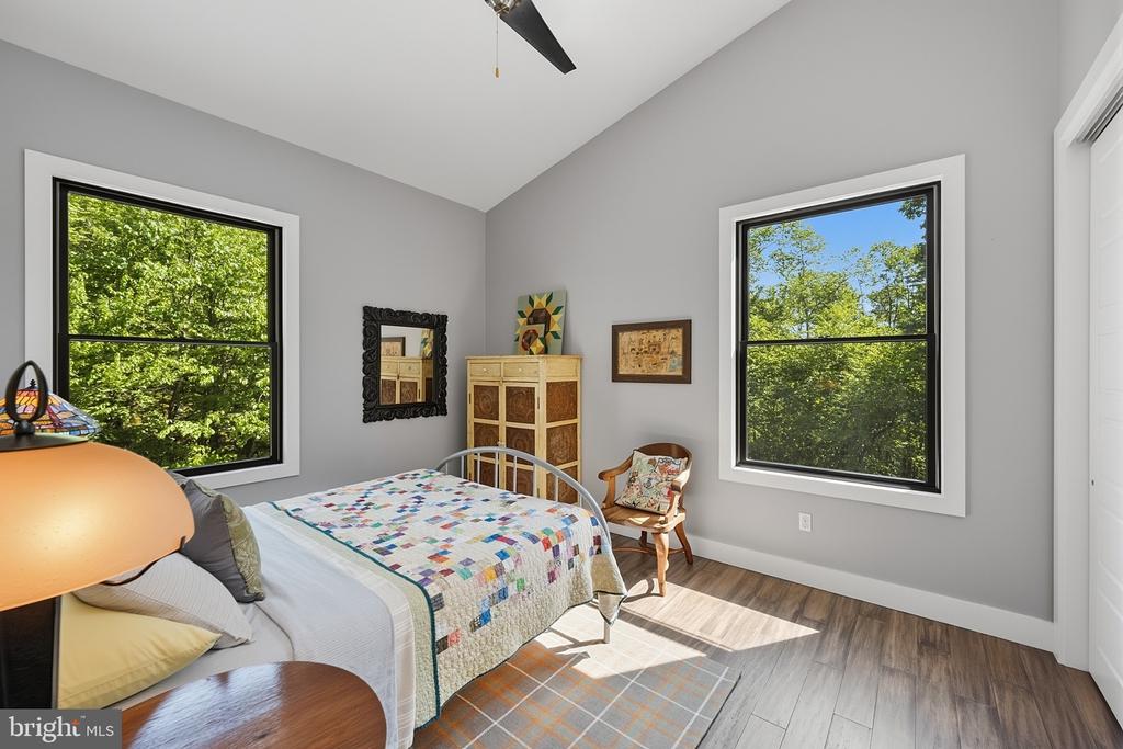211 HIGH POINT RIDGE ROAD