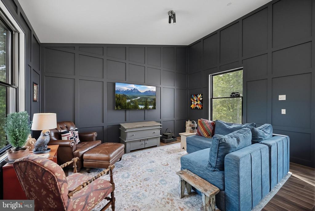 211 HIGH POINT RIDGE ROAD