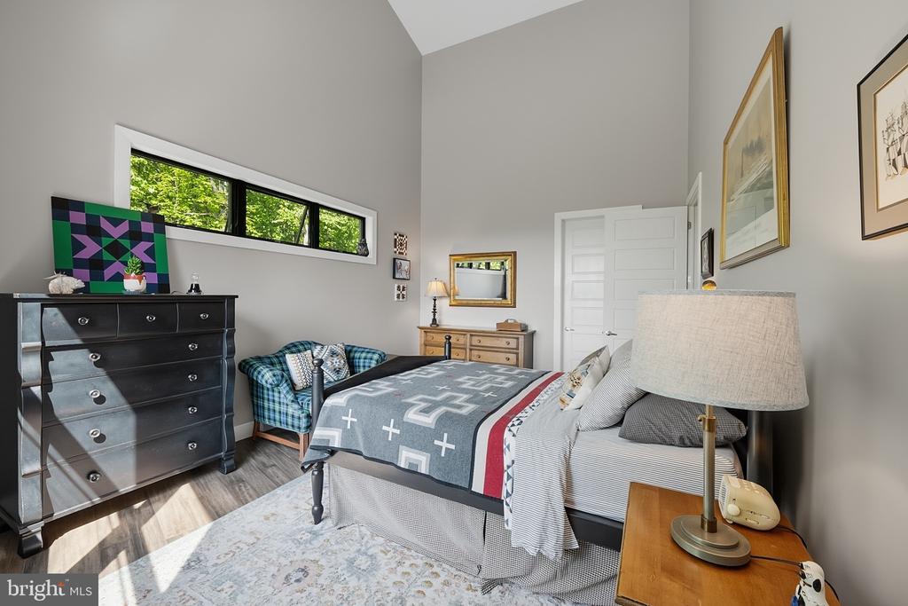 211 HIGH POINT RIDGE ROAD