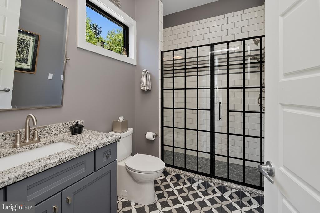 211 HIGH POINT RIDGE ROAD