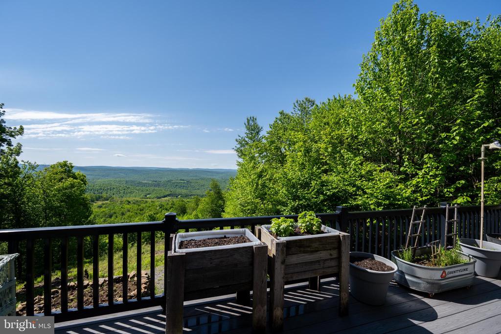 211 HIGH POINT RIDGE ROAD