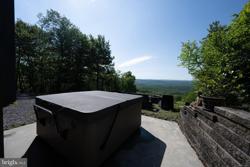 211 HIGH POINT RIDGE ROAD