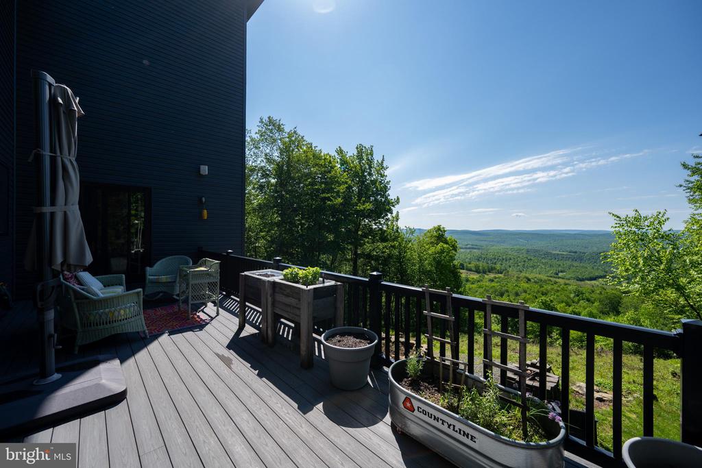 211 HIGH POINT RIDGE ROAD