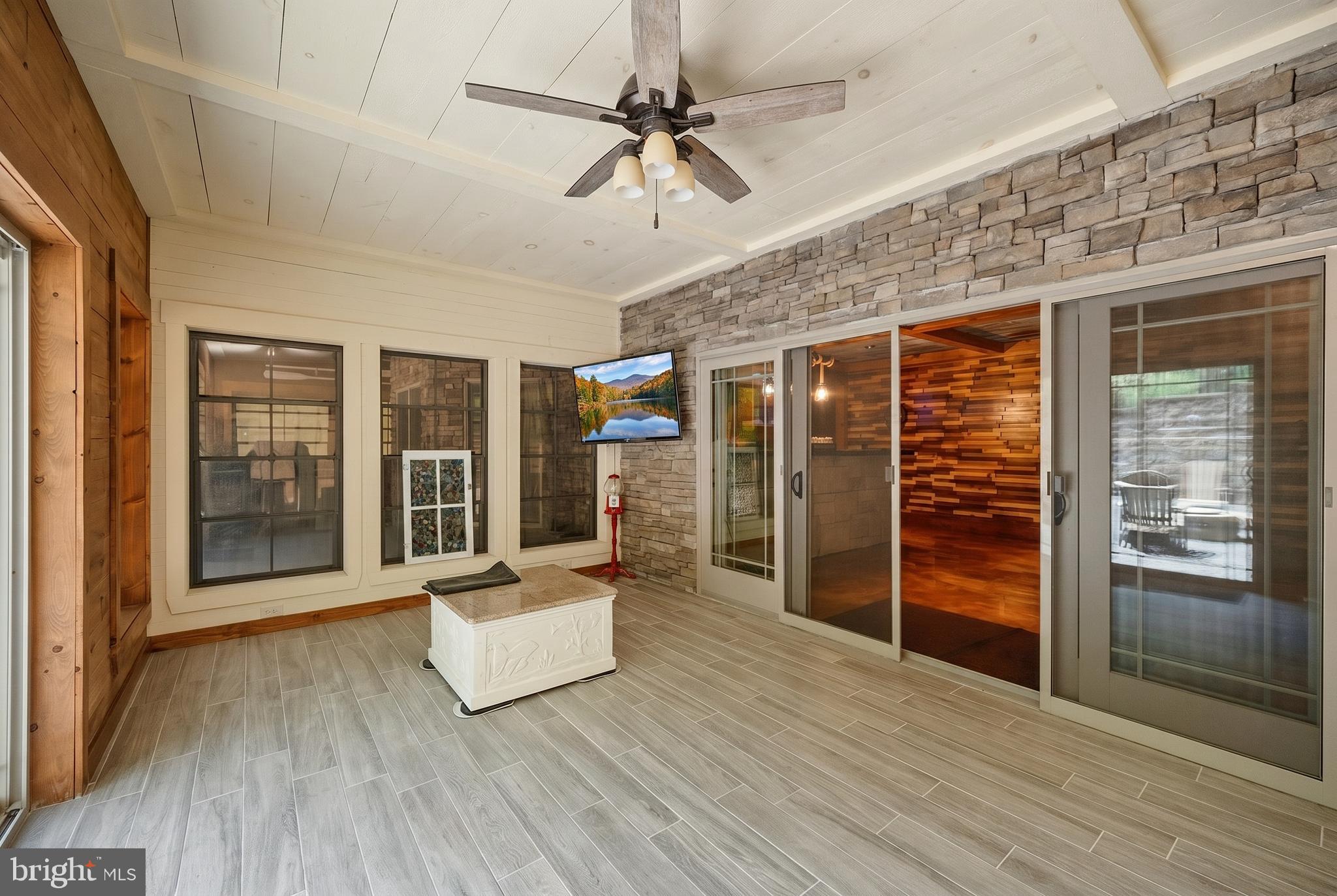 60 JOANS LANE