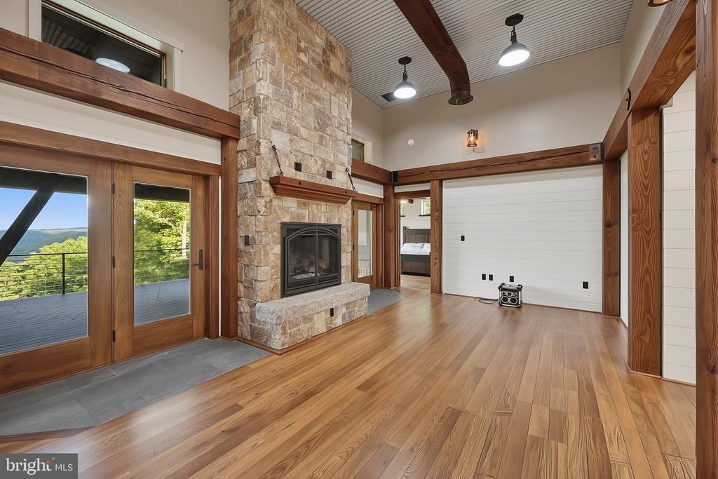 415 NAZELROD ROAD
