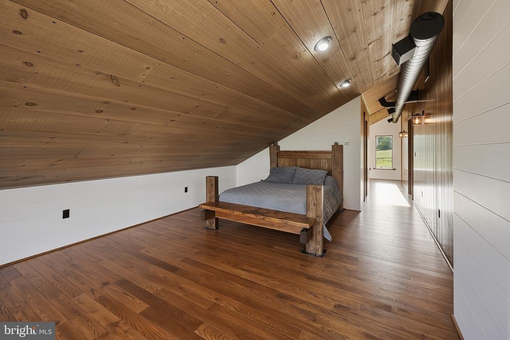 415 NAZELROD ROAD