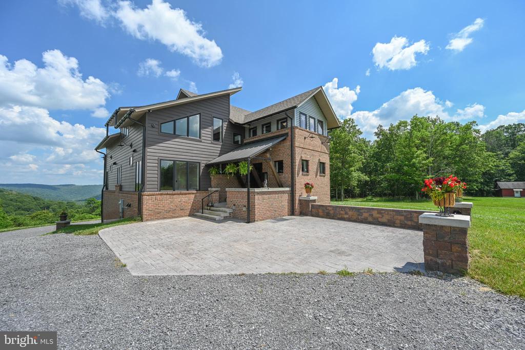 415 NAZELROD ROAD