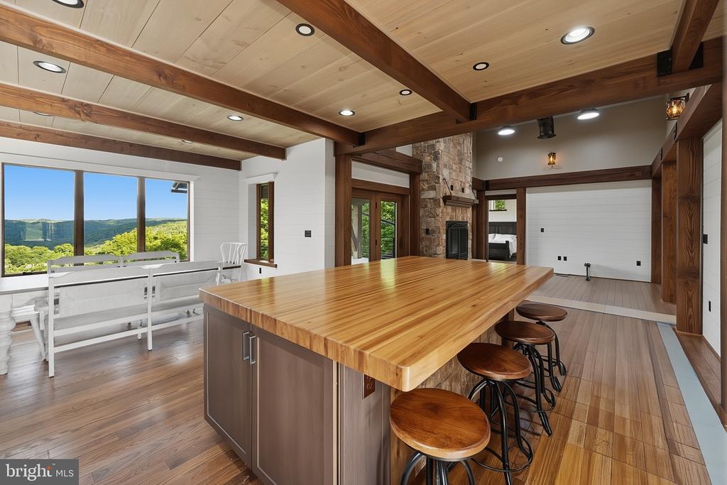 415 NAZELROD ROAD