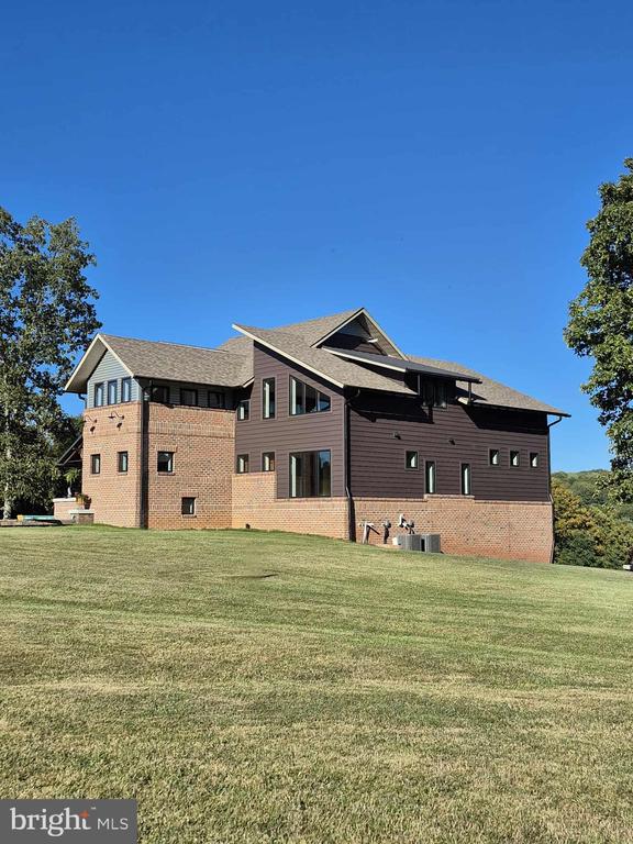 415 NAZELROD ROAD
