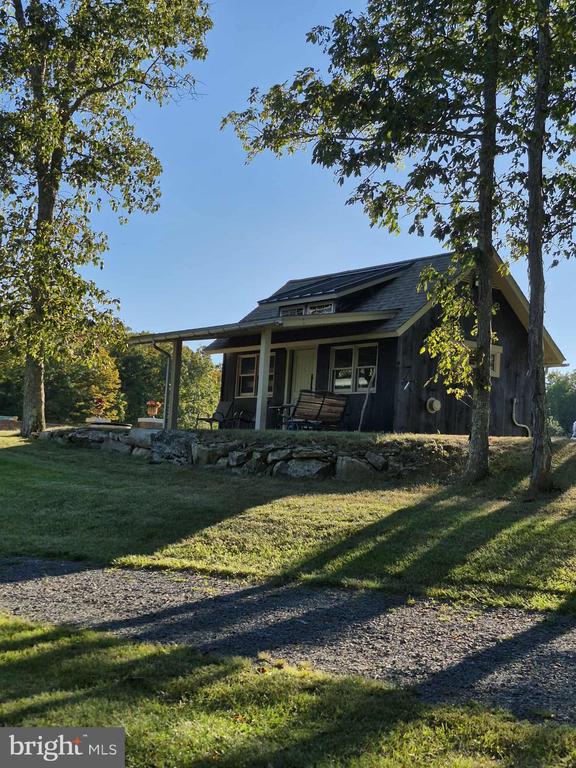 415 NAZELROD ROAD