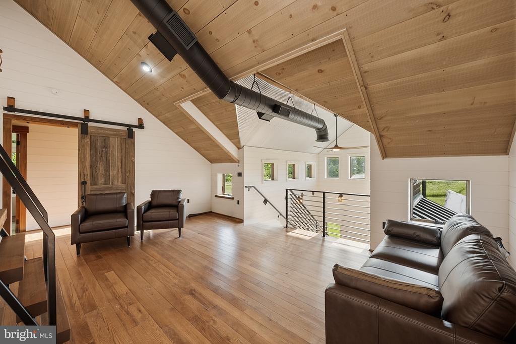 415 NAZELROD ROAD