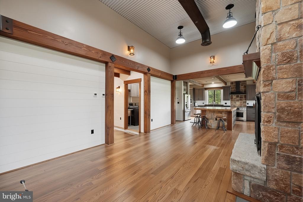 415 NAZELROD ROAD