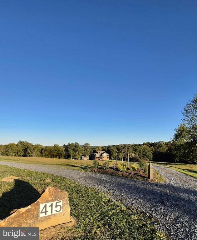 415 NAZELROD ROAD