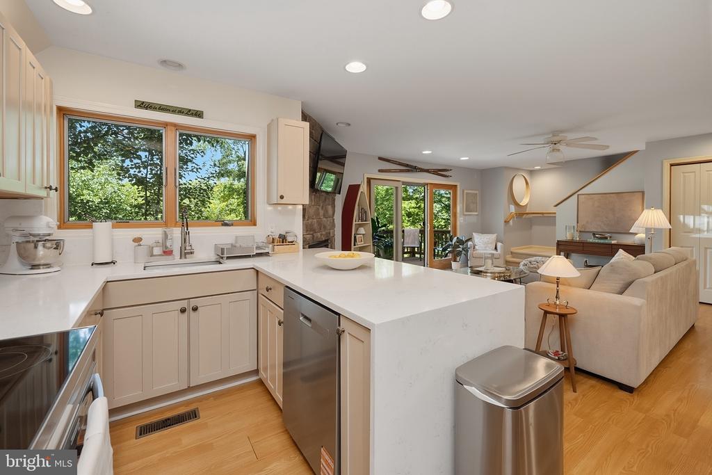 256 JEFFREY LANE Unit: 28